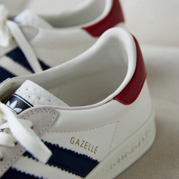 Gucci x Adidas Gazelle Sneakers women's size - Picture 4 of 6